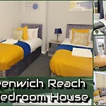Family-Friendly 3-Bed House With Parking Near London O2