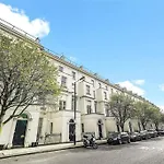 Stylish One Bed Flat In Paddington Pool And Gym Next Door Free Secure Underground Parking Nearby