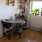 Characterful 1 Bedroom Flat Close To Dlr