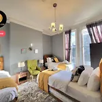 2 Bed Apt 5 Beds By Sensational Stay
