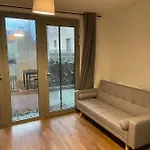 Modern One Bed Flat, Near City Airport ,Excel Centre, Dlr & Barrier Park