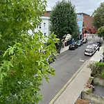Large Double Bedroom - Posh Area