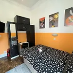 Central, Compact And Fashion Flat For 4 People With Breakfast In Kensington Zone 1