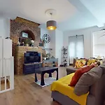 Unique & Cosy London Retreat