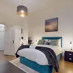 Unique & Cosy London Retreat
