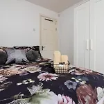 Comfortable New Refurbished Bedroom