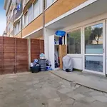Stylish 3 Bed Flat In Greenwich