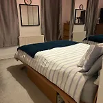 Cozy Stratford Retreat Near London