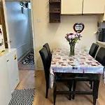 Cozy Stratford Retreat Near London