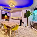 Bayswater Luxury Apartment