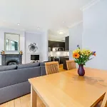 Nelson\'S Pad - Trafalgar Square - By Frankie Says