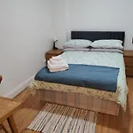 Two Bedroom Apartment In Queensway, London W2,