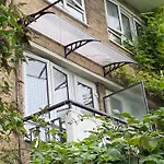 Studio Flat In West Kensington