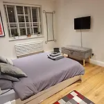 Muswell Hill Apartment Free Parking