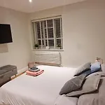 Muswell Hill Apartment Free Parking