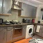 Beautiful View Apartment Near Canary Wharf