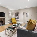 Elegant 2 Bedroom Flat In Prime Central London