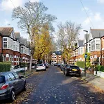 Veeve - Chiswick Victorian Gem