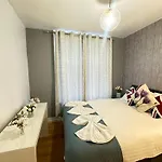 Comfortable Family Apartment Near London Eye