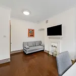 Charming 1Br Retreat In The Heart Of London
