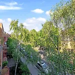 Beautiful 2 Bed 2 Bath - Notting Hill