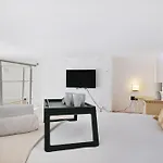 Cozy Split-Level Studio London
