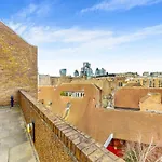 Amazing Location 1 Bd Flat On St Katharine\'S Docks