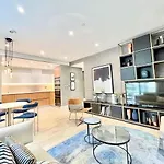 Luxury Property Close To Liverpool Street