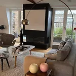 Chelsea, Three-Bedroom Contemporary Living Duplex