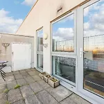 Modern Central Flat With A View, 2 Bett - O2, Excel, Perfect For Corporates, Contractors