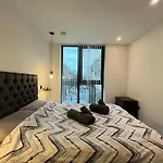 Whole Spacious New 1 Bed Flat Near Tower Bridge