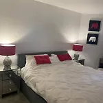Lovely And Spacious Wimbledon Flat