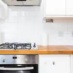 Stylish Studio Apartment In Fulham