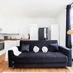 Stylish Studio Apartment In Fulham