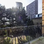 Cosy Apartment In Canary Wharf