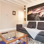 Charming Top Floor Apartment In Earls Court