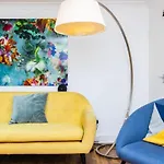 Stylish 2-Bedroom In The Aldgate