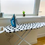 Modern 1-Bed Apt 30Min To Central London & Parking
