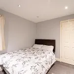 Two Bedroom Deluxe London Apartment