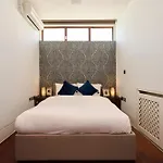 The Radnor Mews Residence - Stylish 3Bdr Mews House