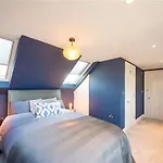 Gorgeous Riverside London Townhouse