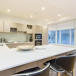 Luxury 2 Bedroom Flat Park Lane Pl2B