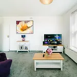 Two Bedroom Apartment By Brookland Stays Serviced Accommodation Short Lets London With Free Wifi