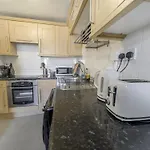 Stylish Hyde Park 3 Bedroom Apartment