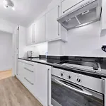 Fabulous Apartment With Terrace By Harrods