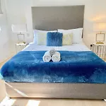 Modern Studio Apartments & 3Bedroom Flat With Pvt Balcony Steps From Regent\'S Park
