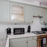 The Sparkford Gardens - Lovely 2Bdr With Balcony