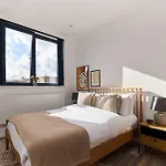 The Harlesden Place - Modern 3Bdr Flat With Balcony