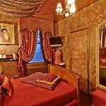Pavilion Hotel