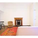 Edgware Rd, Paddington Spacious Apartment Sleeps 4